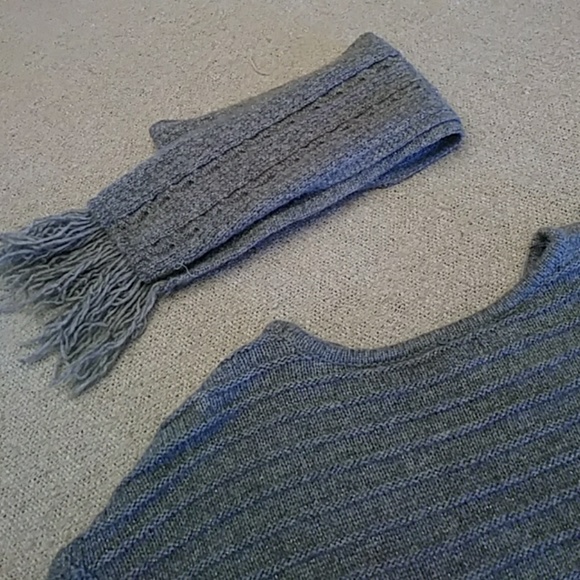 NWT Tunic Sweater w/ Scarf - Picture 7 of 7